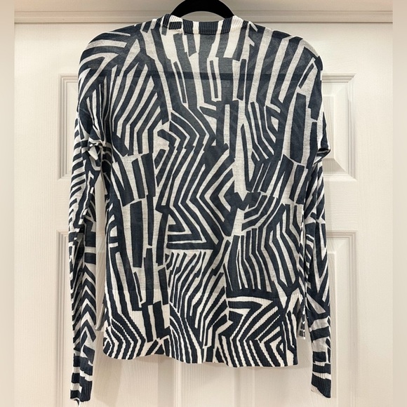 Loft Abstract Print V Neck Tissue Cardigan Sweater Gray white sz Small - Picture 3 of 4